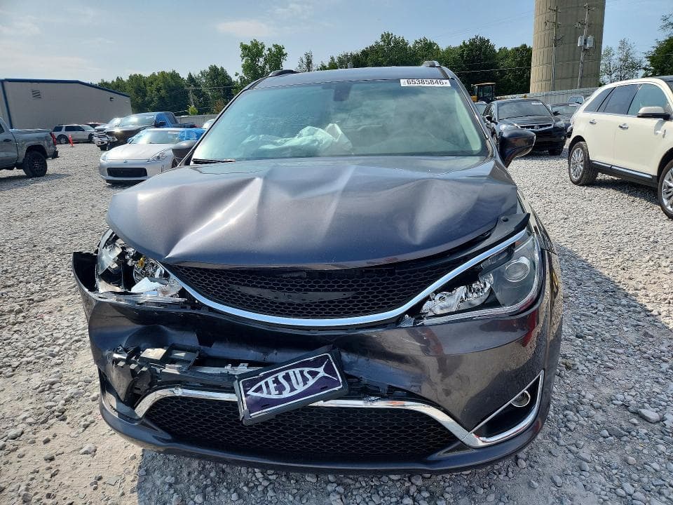 2019 CHRYSLER PACIFICA TOURING L 5
