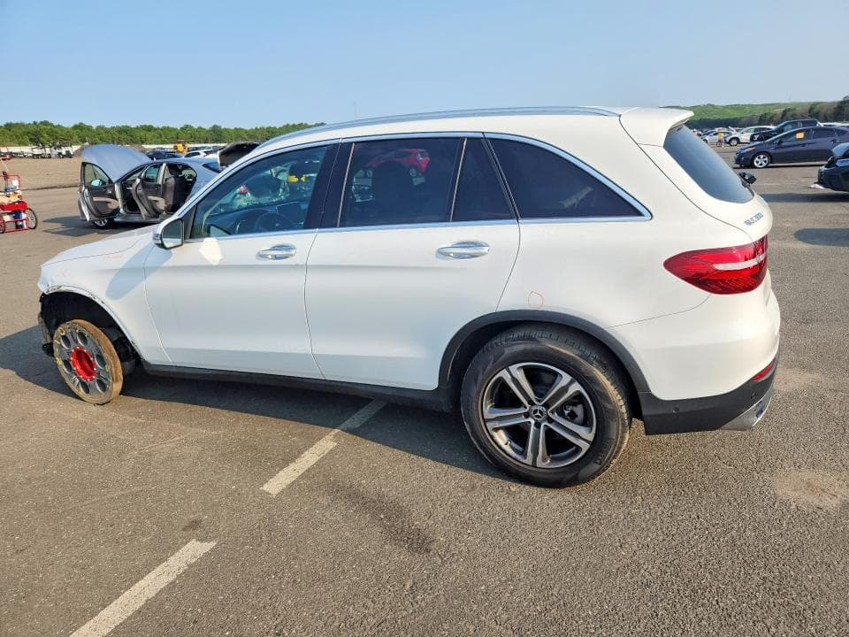 2017 MERCEDES-BENZ GLC 300 4MATIC 2