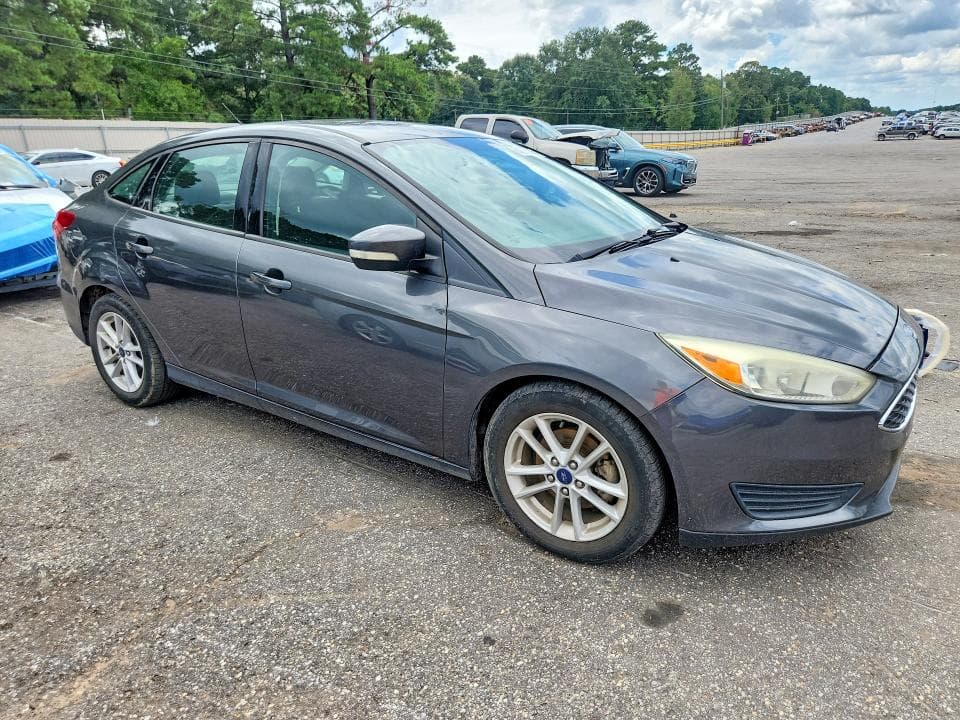 2017 FORD FOCUS SE 4