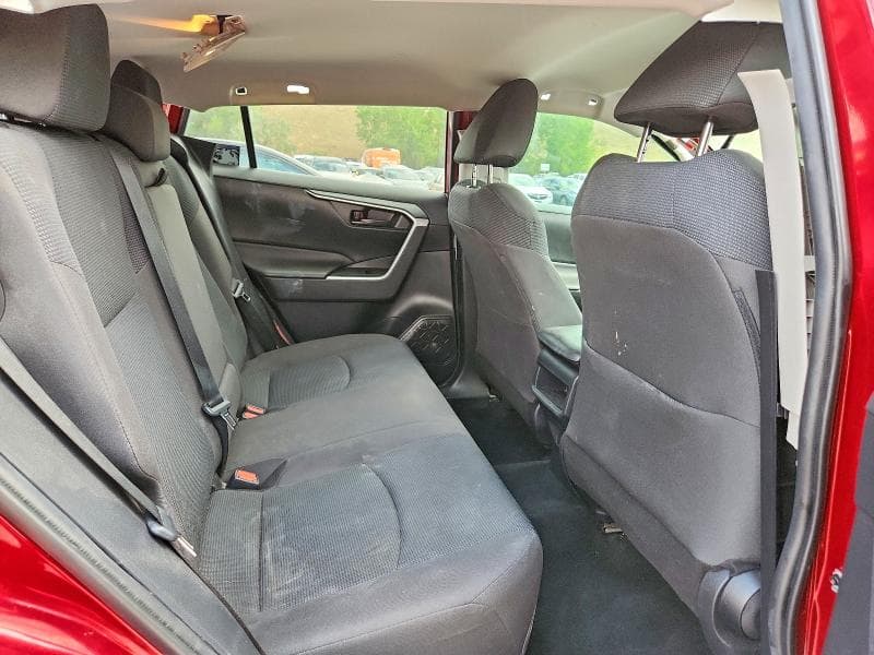 2021 TOYOTA RAV4 LE 11