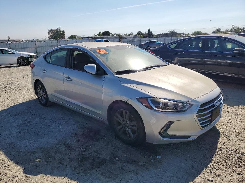 2017 HYUNDAI ELANTRA SE 4