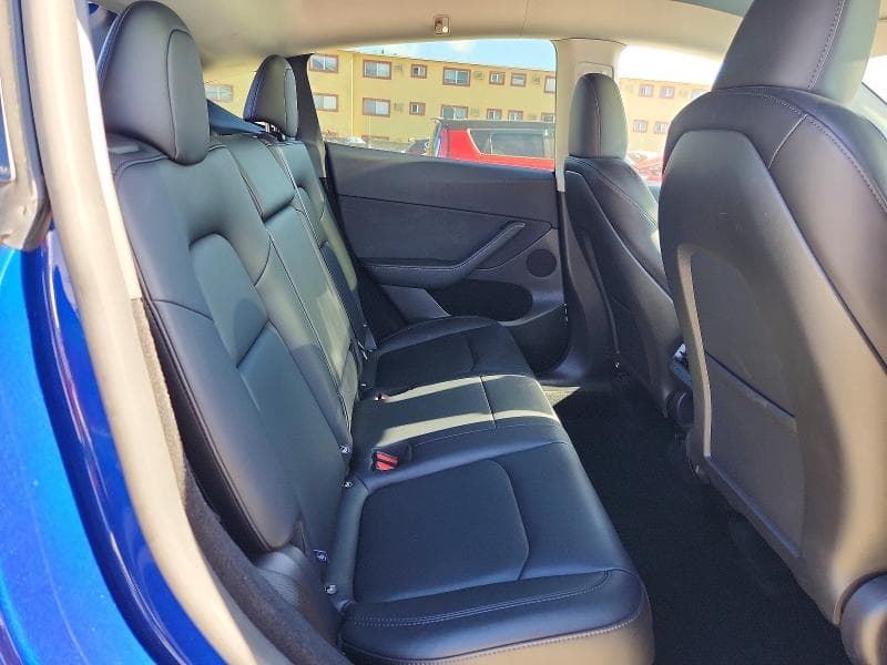 2025 TESLA MODEL Y 10