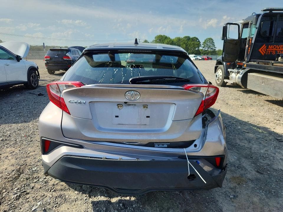 2019 TOYOTA C-HR XLE 6