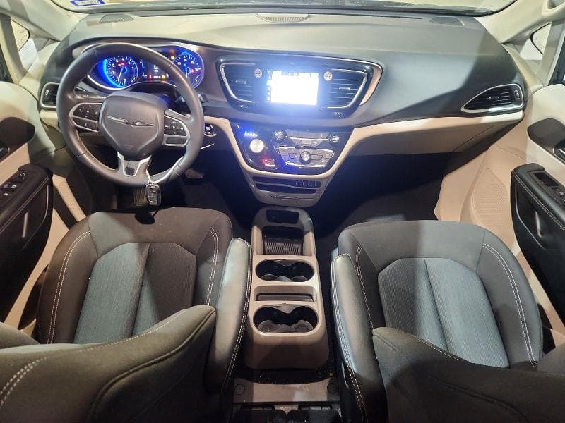 2023 CHRYSLER VOYAGER LX 8