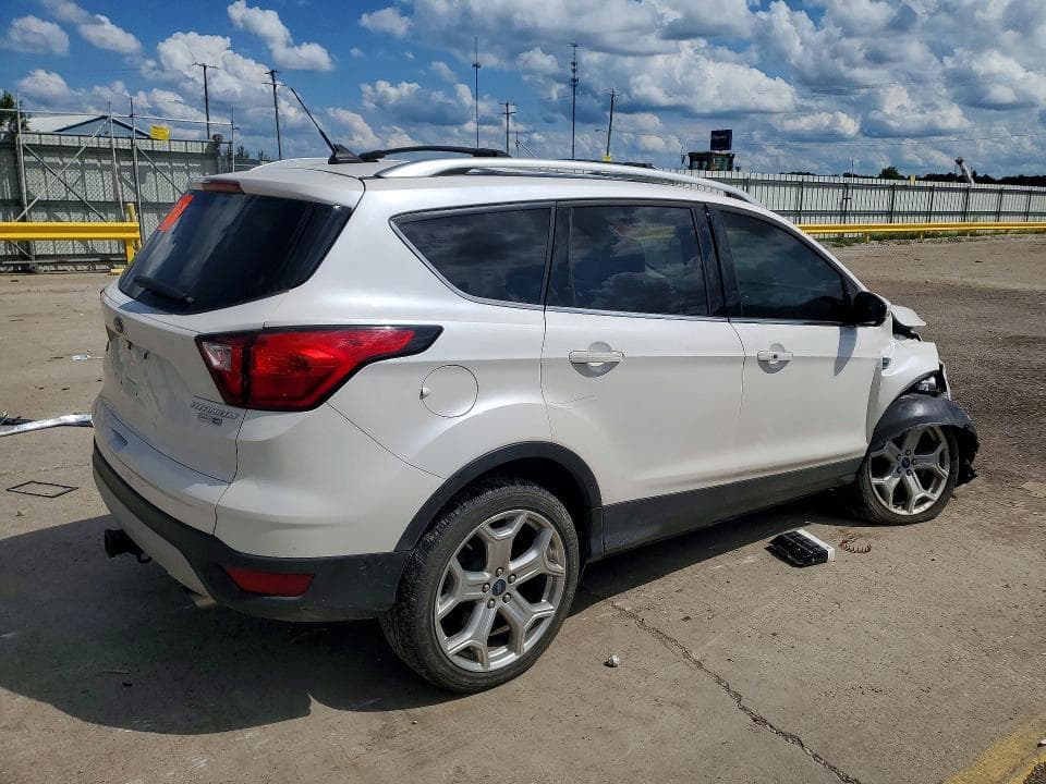 2019 FORD ESCAPE TITANIUM 3