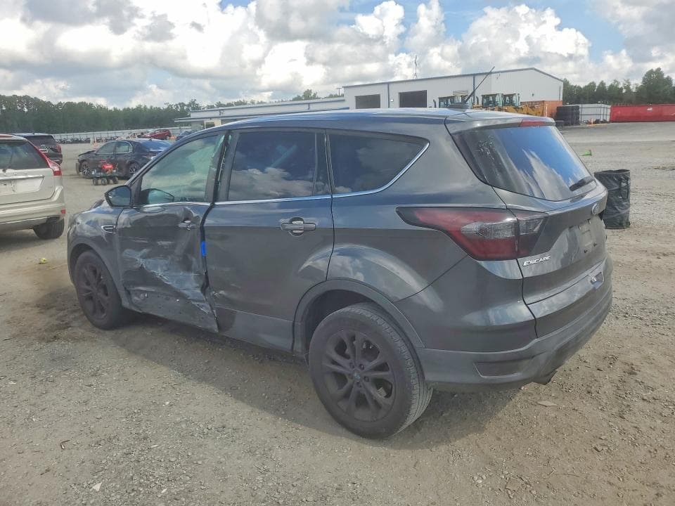 2017 FORD ESCAPE SE 2