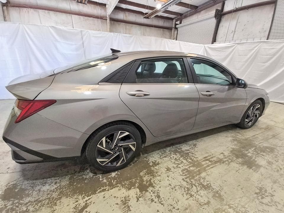 2024 HYUNDAI ELANTRA LIMITED 3