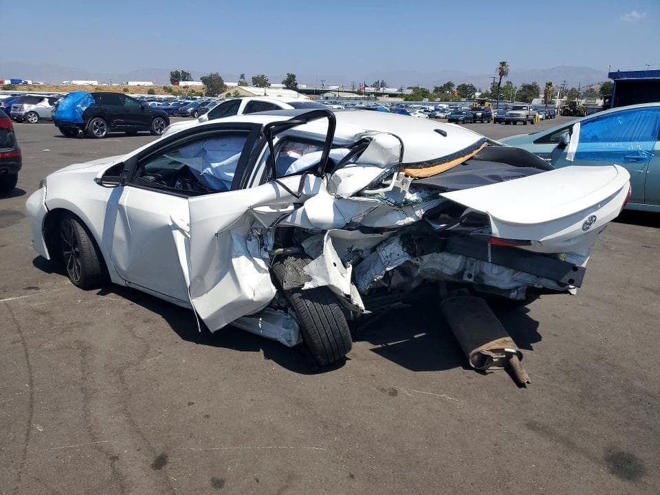2019 TOYOTA COROLLA XSE 2