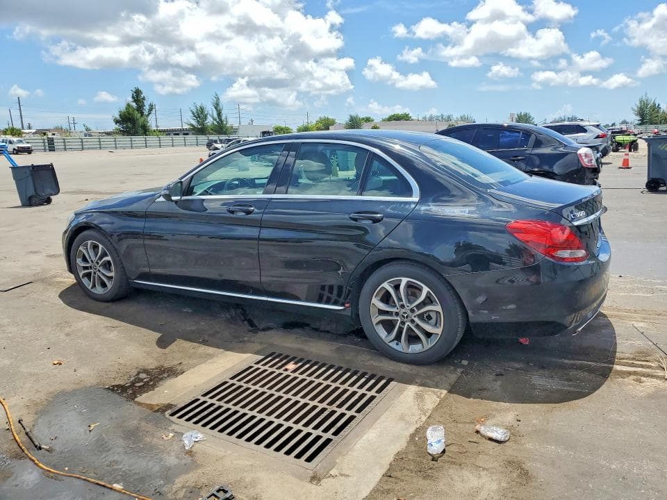 2018 MERCEDES-BENZ C 300 2