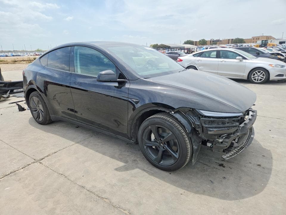 2026 TESLA MODEL Y 4