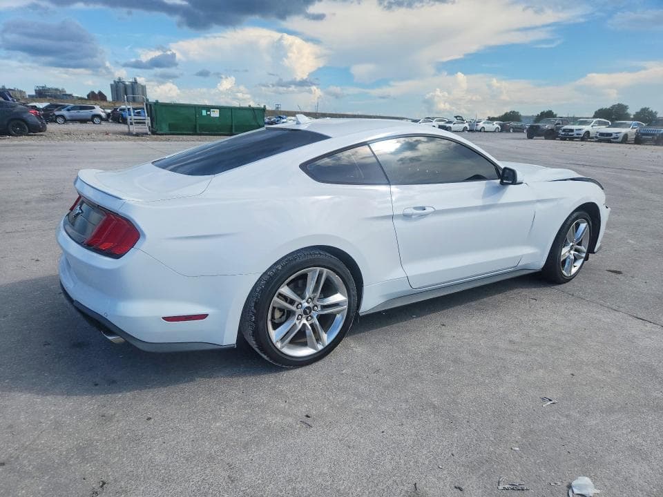 2021 FORD MUSTANG 3