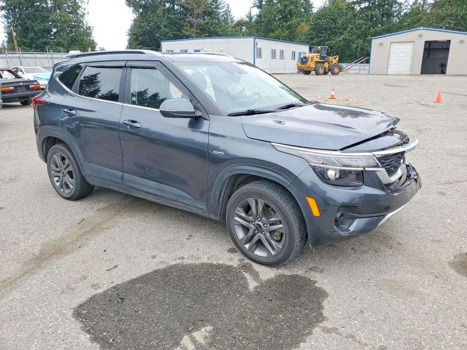 2021 KIA SELTOS S 4