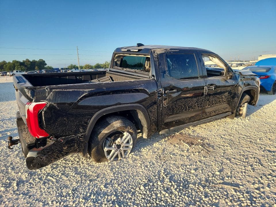 2024 TOYOTA TUNDRA SR5 3