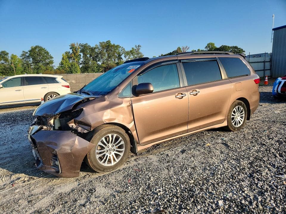 2020 TOYOTA SIENNA XLE PREMIUM 8-PASSENGER - 1