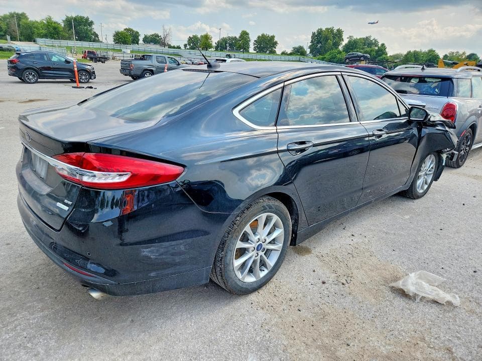 2017 FORD FUSION SE 3