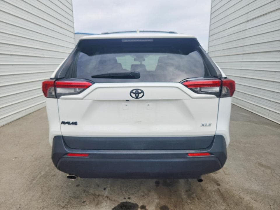 2019 TOYOTA RAV4 XLE 6