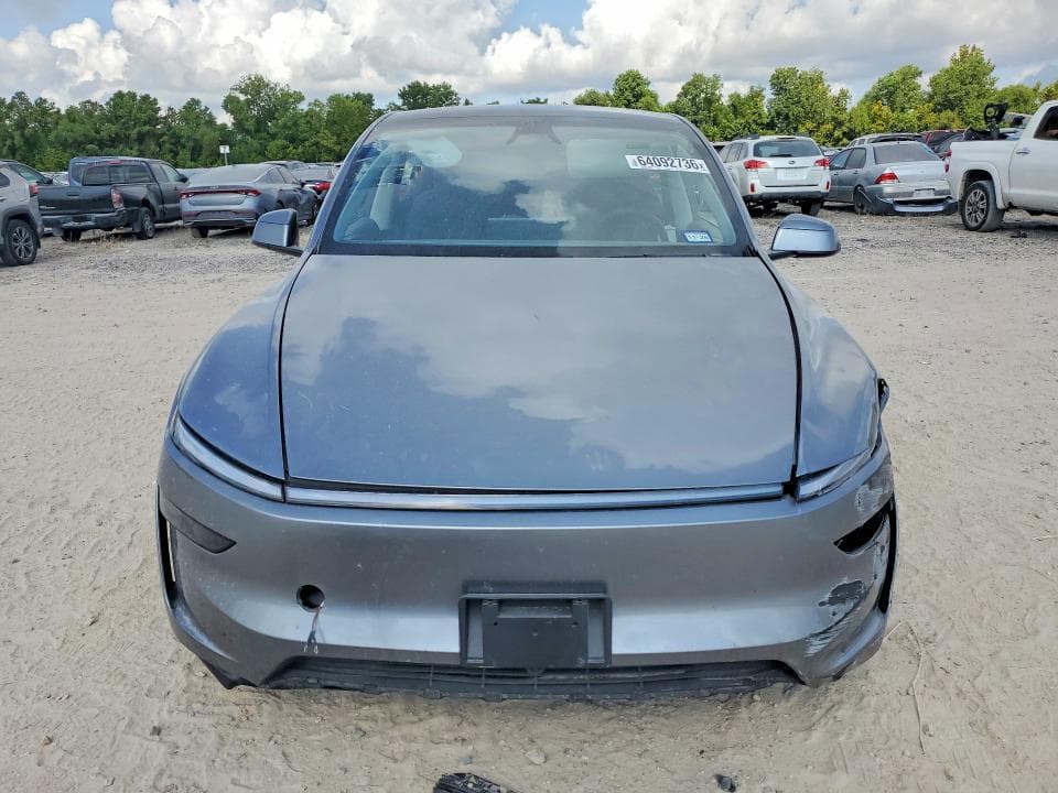 2026 TESLA MODEL Y 5