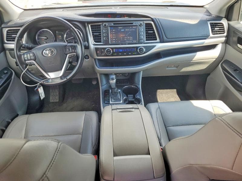 2019 TOYOTA HIGHLANDER XLE 8