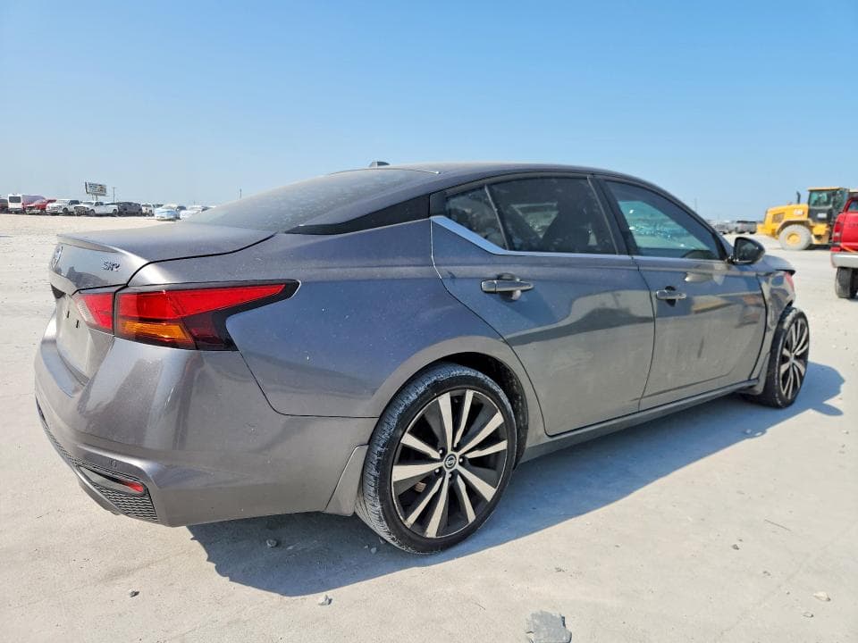 2022 NISSAN ALTIMA SR 3