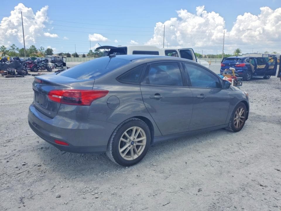2017 FORD FOCUS SE 3