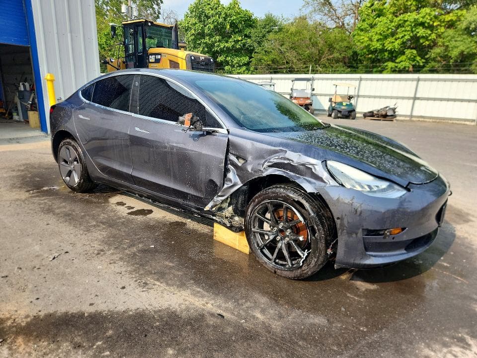2019 TESLA MODEL 3 4