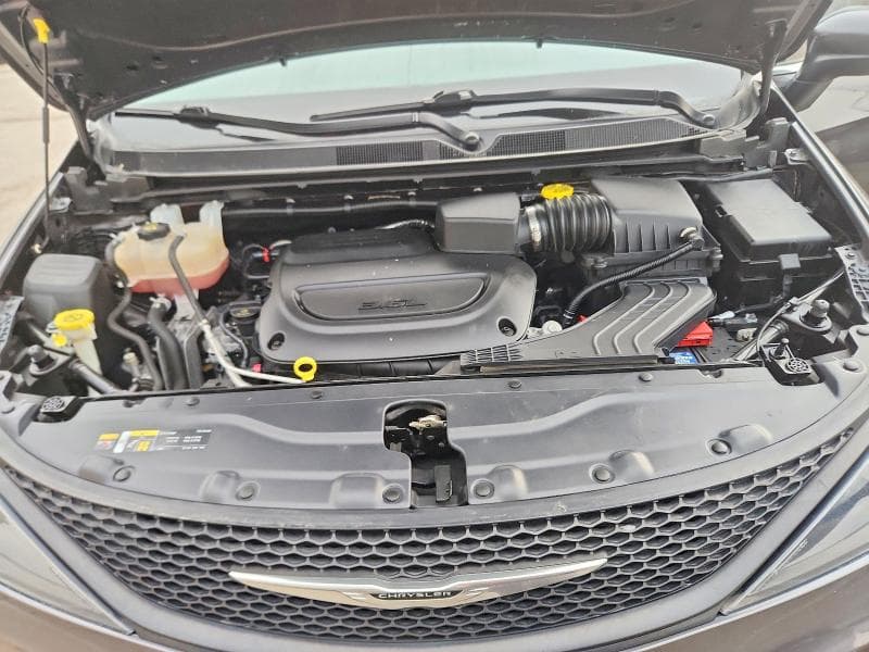 2023 CHRYSLER VOYAGER LX 12