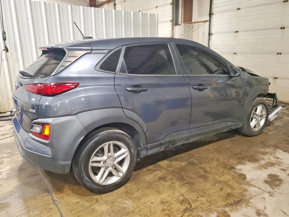 2021 HYUNDAI KONA SE 3