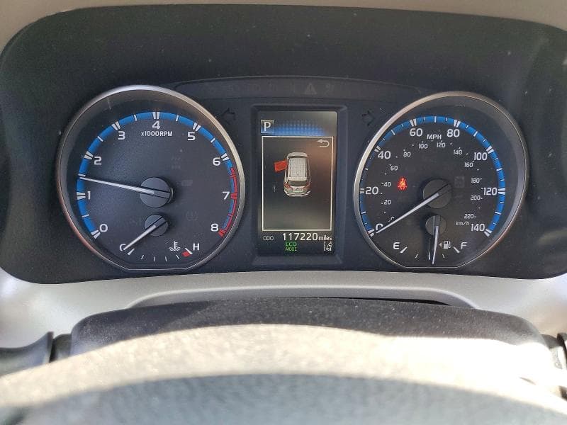 2018 TOYOTA RAV4 LE 9