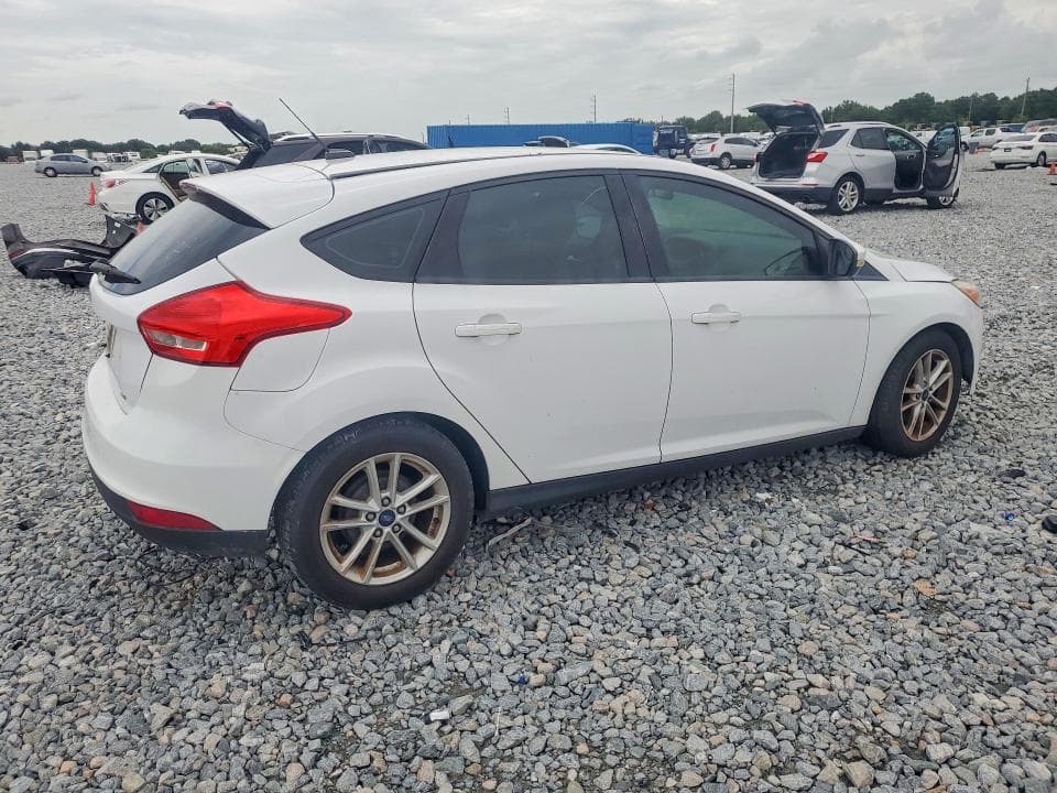2017 FORD FOCUS SE 3