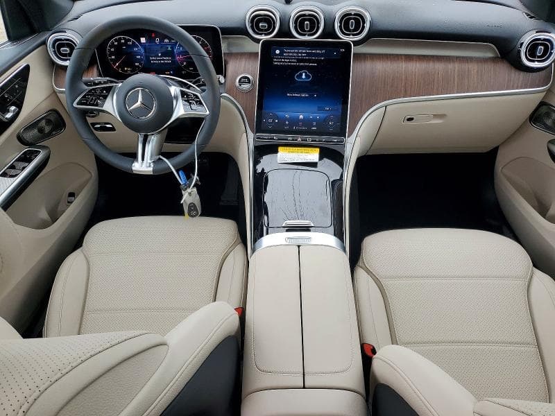 2026 MERCEDES-BENZ GLC 300 4MATIC 8