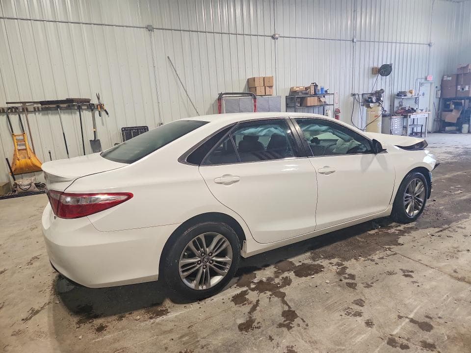 2017 TOYOTA CAMRY SE 3