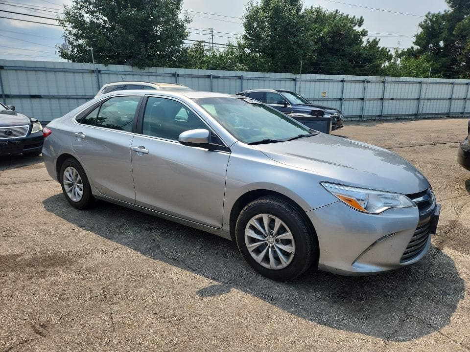 2017 TOYOTA CAMRY LE 4