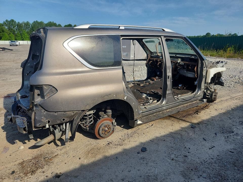 2019 INFINITI QX80 LUXE 3