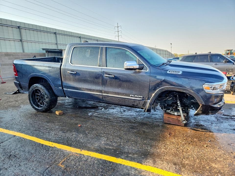 2019 RAM 1500 LIMITED 4