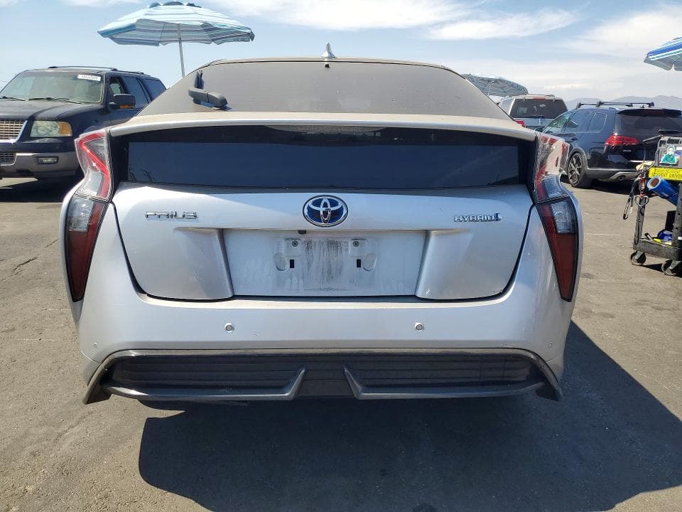 2017 TOYOTA PRIUS THREE TOURING 6