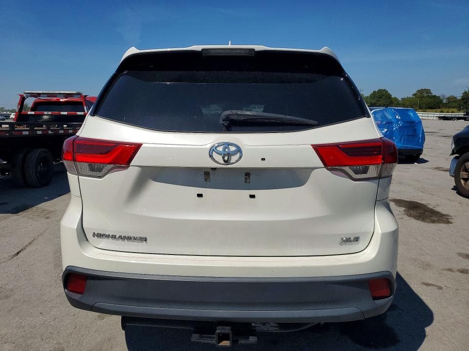 2019 TOYOTA HIGHLANDER XLE 6