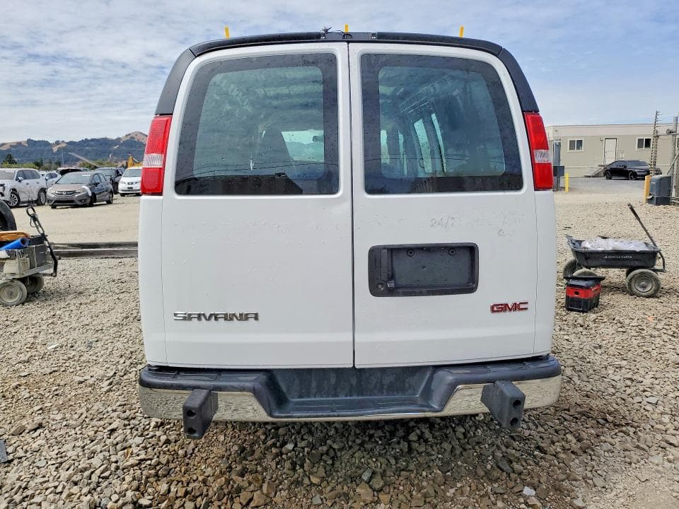 2026 GMC SAVANA G2500 6