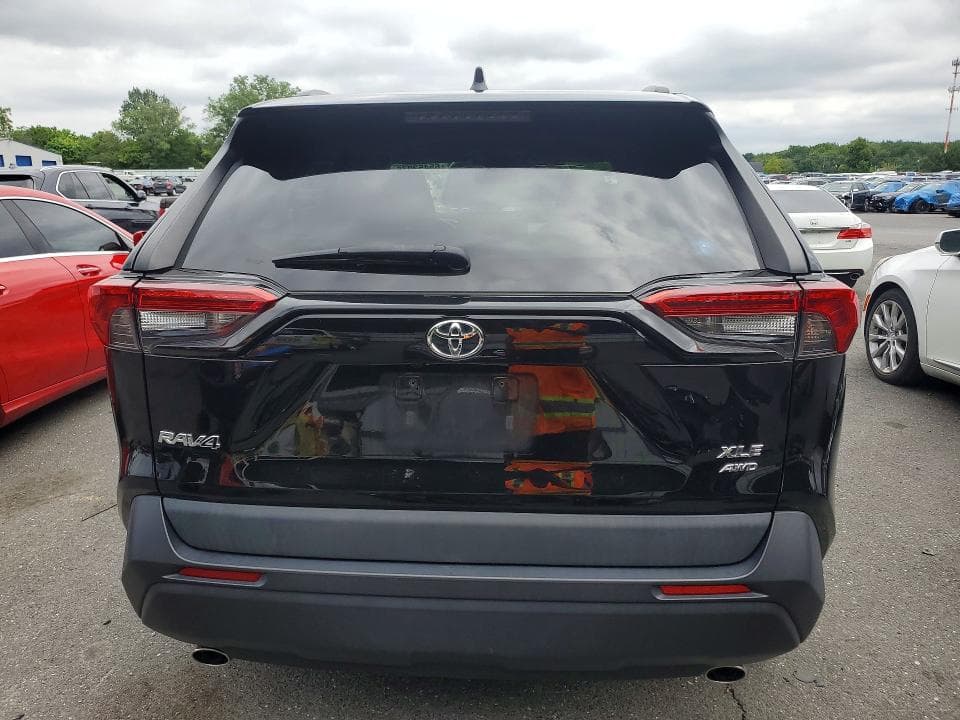 2020 TOYOTA RAV4 XLE 6