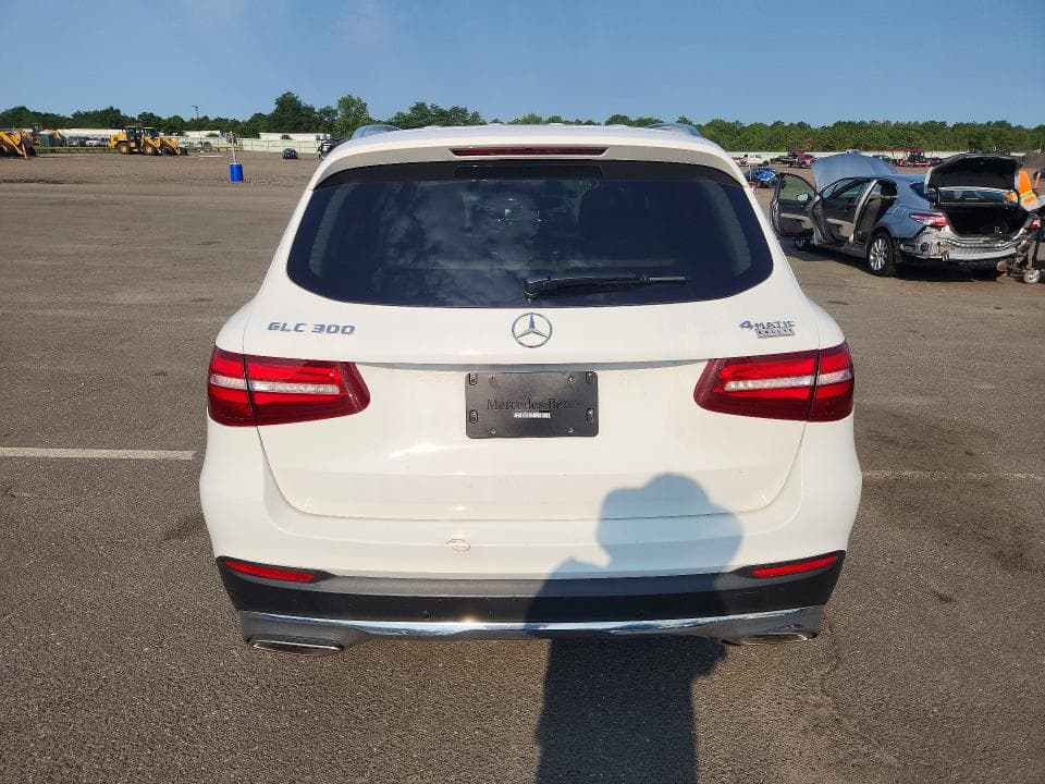 2017 MERCEDES-BENZ GLC 300 4MATIC 6