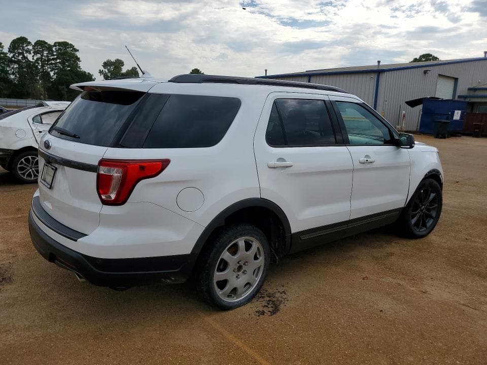 2018 FORD EXPLORER XLT 3