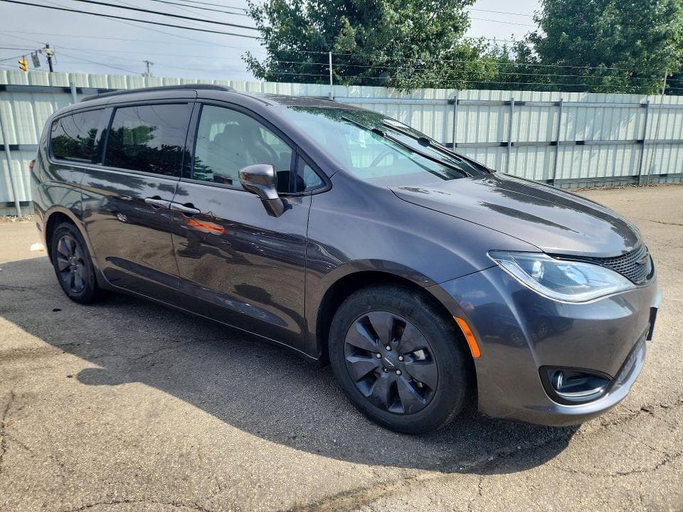 2020 CHRYSLER PACIFICA HYBRID LIMITED 4