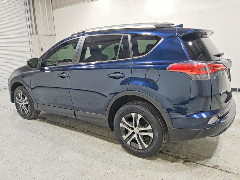 2018 TOYOTA RAV4 LE 2
