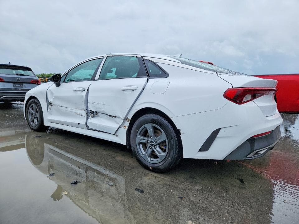 2022 KIA K5 LX 2