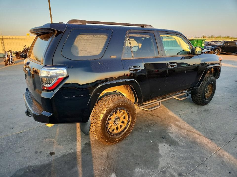 2018 TOYOTA 4RUNNER SR5 3