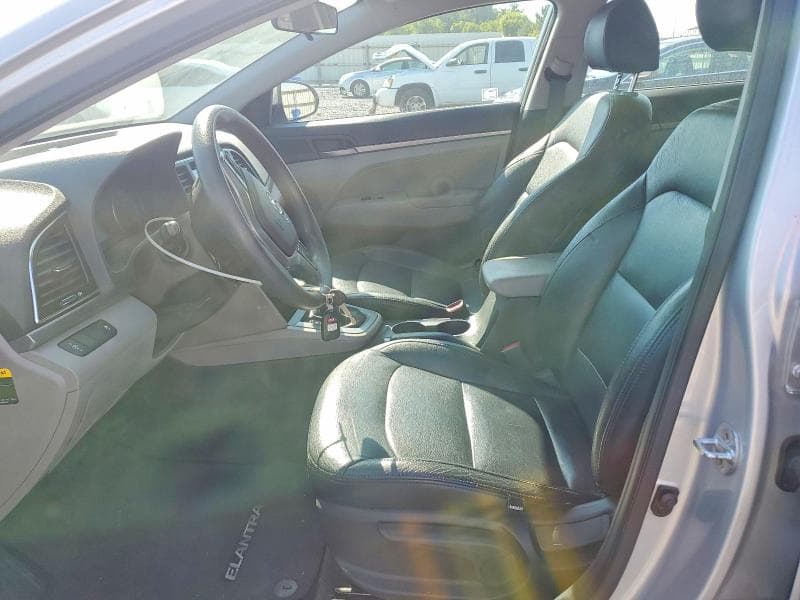 2017 HYUNDAI ELANTRA SE 7