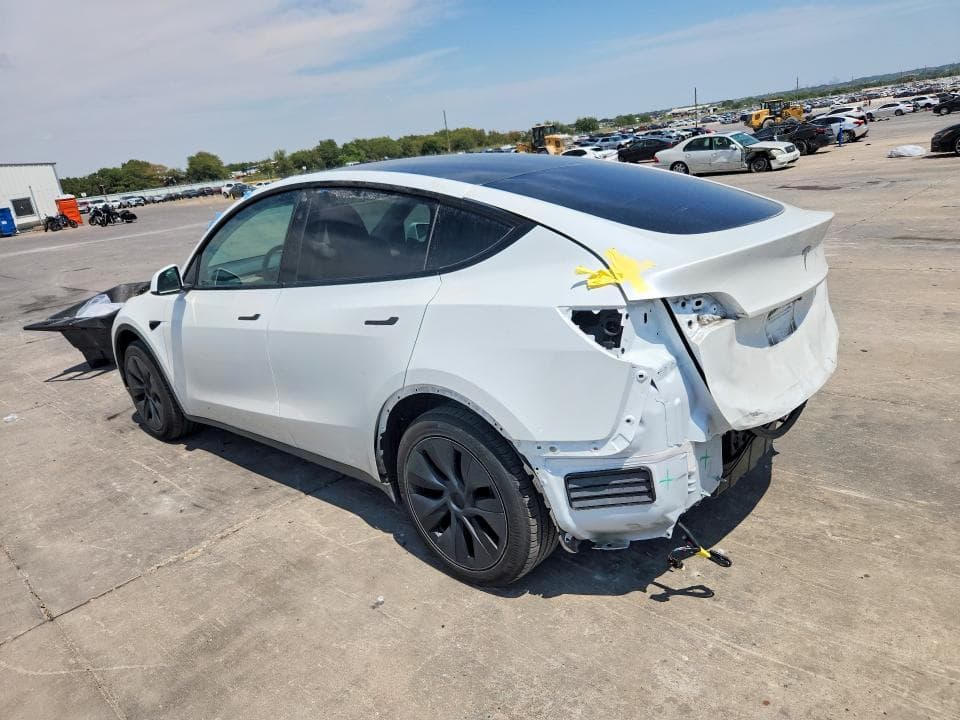 2025 TESLA MODEL Y 2