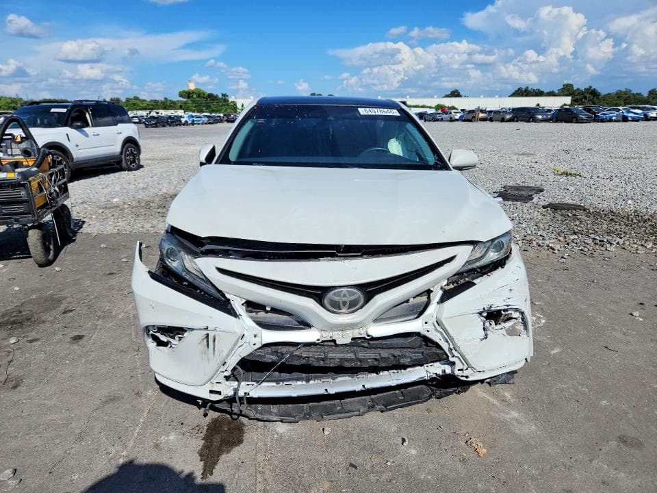 2018 TOYOTA CAMRY XSE 5