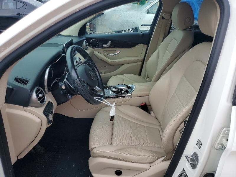 2017 MERCEDES-BENZ GLC 300 7