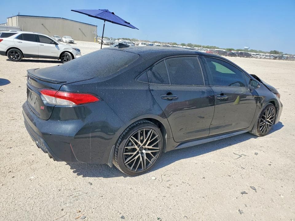 2021 TOYOTA COROLLA SE 3