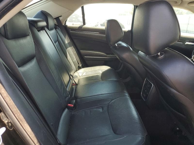 2017 CHRYSLER 300C 10